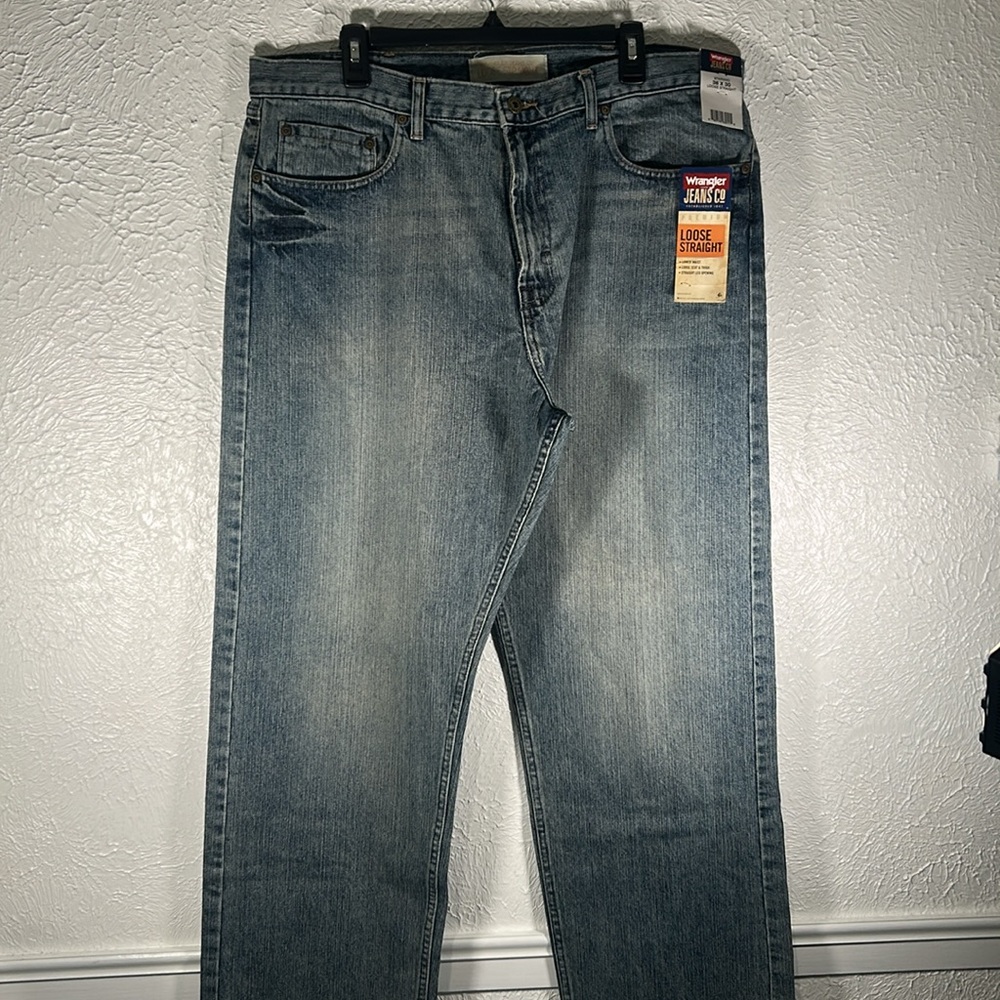 NWT Men’s Wrangler Premium Loose Straight Jeans - Classic Blue 38 x 30 Denim